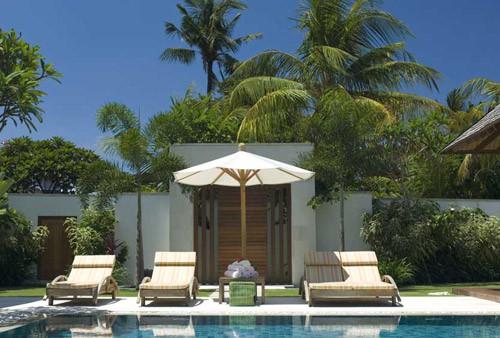 Pool And Divan