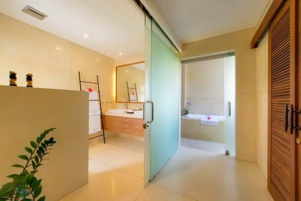 Sliding Glass Doors That Separate Bathtub And Sink Room
