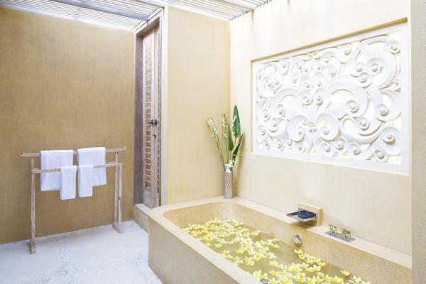 Flower Arrangement In The Bathtub