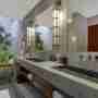 Semi Open Bathtub And Twin Washtafel